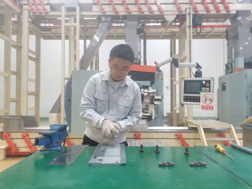 江西中煙廣豐卷煙廠 青年引領(lǐng)技術(shù)革新，學(xué)習(xí)賦能設(shè)備維修新篇章